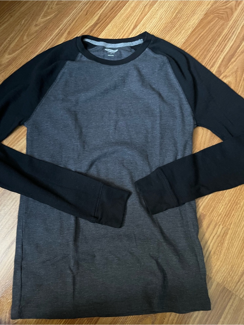Old Navy Men's Long-Sleeve Raglan Thermal Shirt - Black & Charcoal